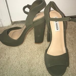 Steve Madden Hasty Olive heels 6